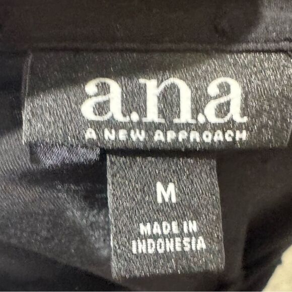 Black long sleeve pussybow clip dot button down top size medium - Picture 5 of 7